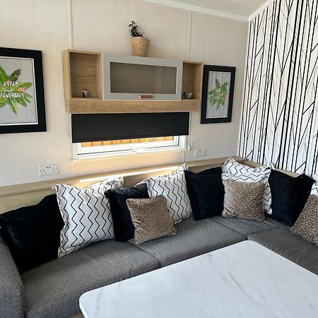 The Pods At Haulfryn Caravan Park Whitford Экстерьер фото