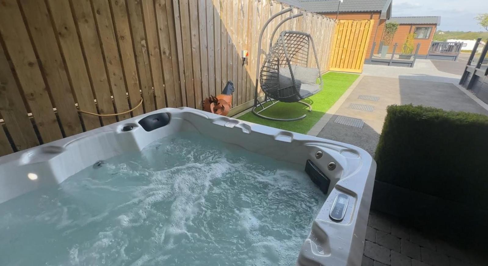 The Pods At Haulfryn Caravan Park Whitford Экстерьер фото