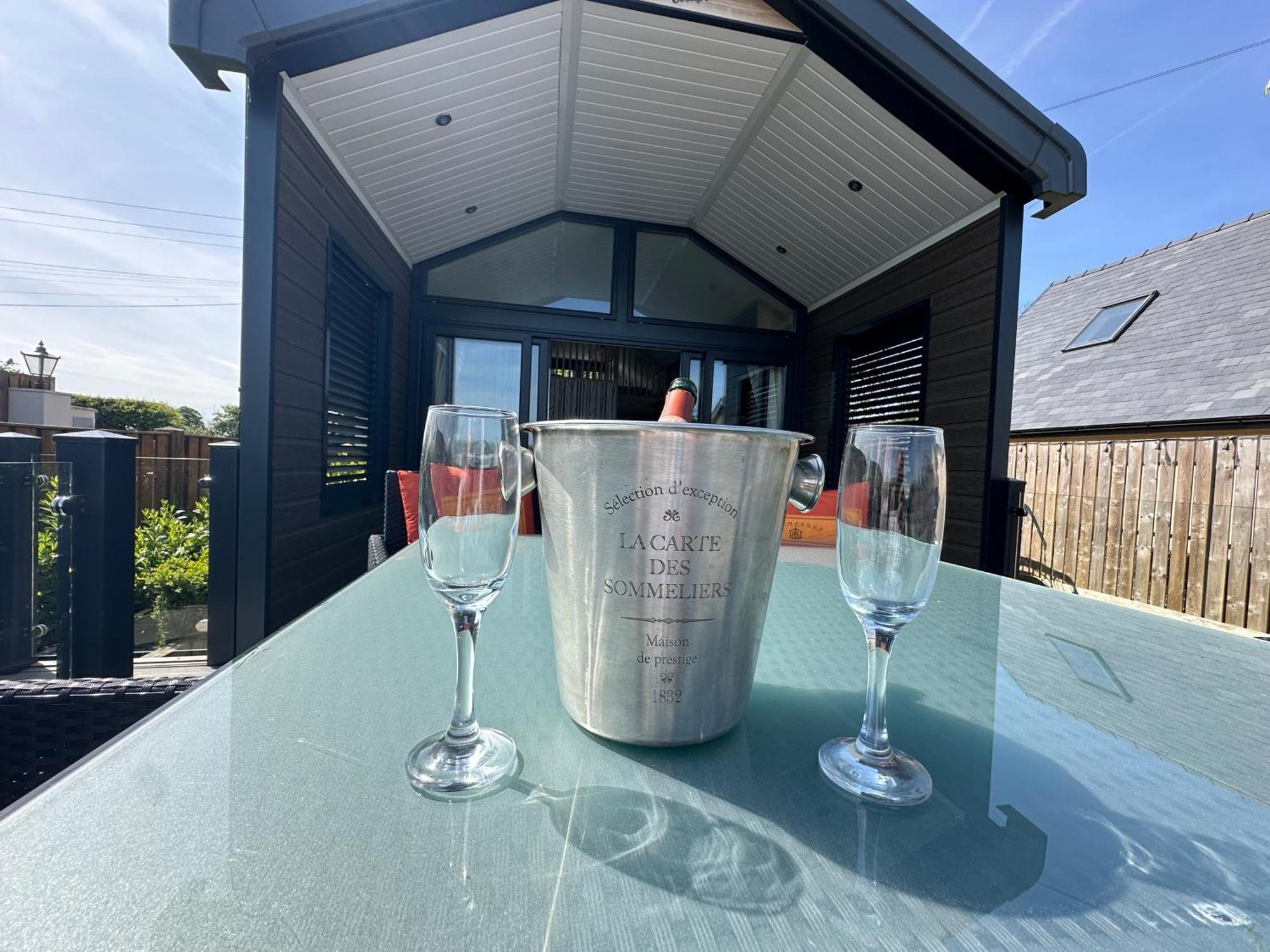 The Pods At Haulfryn Caravan Park Whitford Экстерьер фото